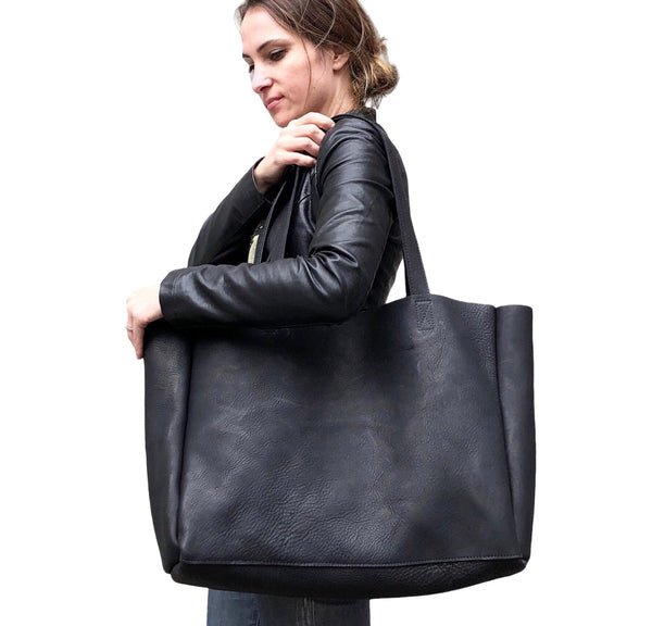 Super XL Classic tote in black leather