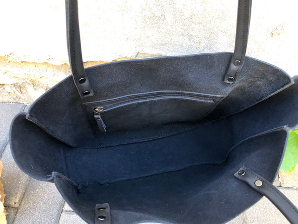 Large leather tote bag with front pocket