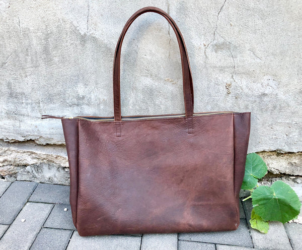 Large leather tote with front pocket